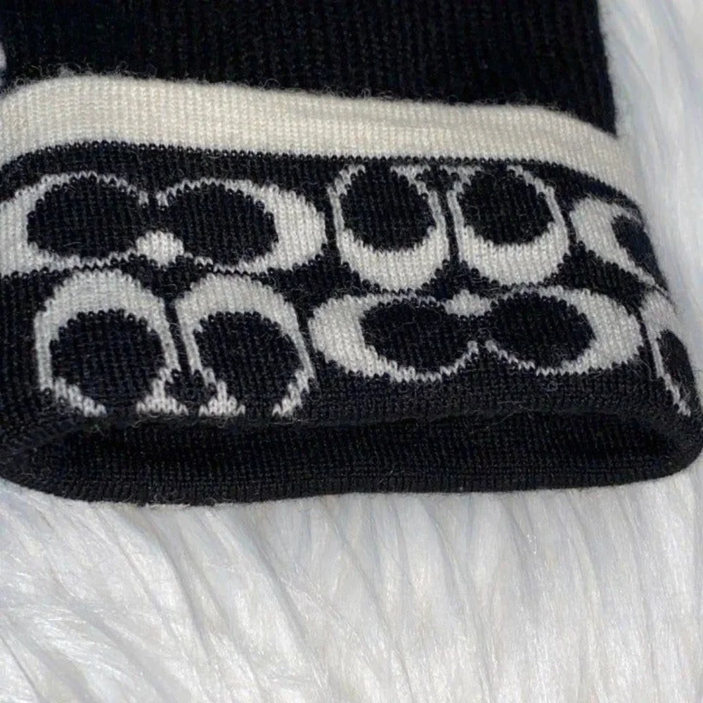COACH Logo C  Wool Gloves Black solid